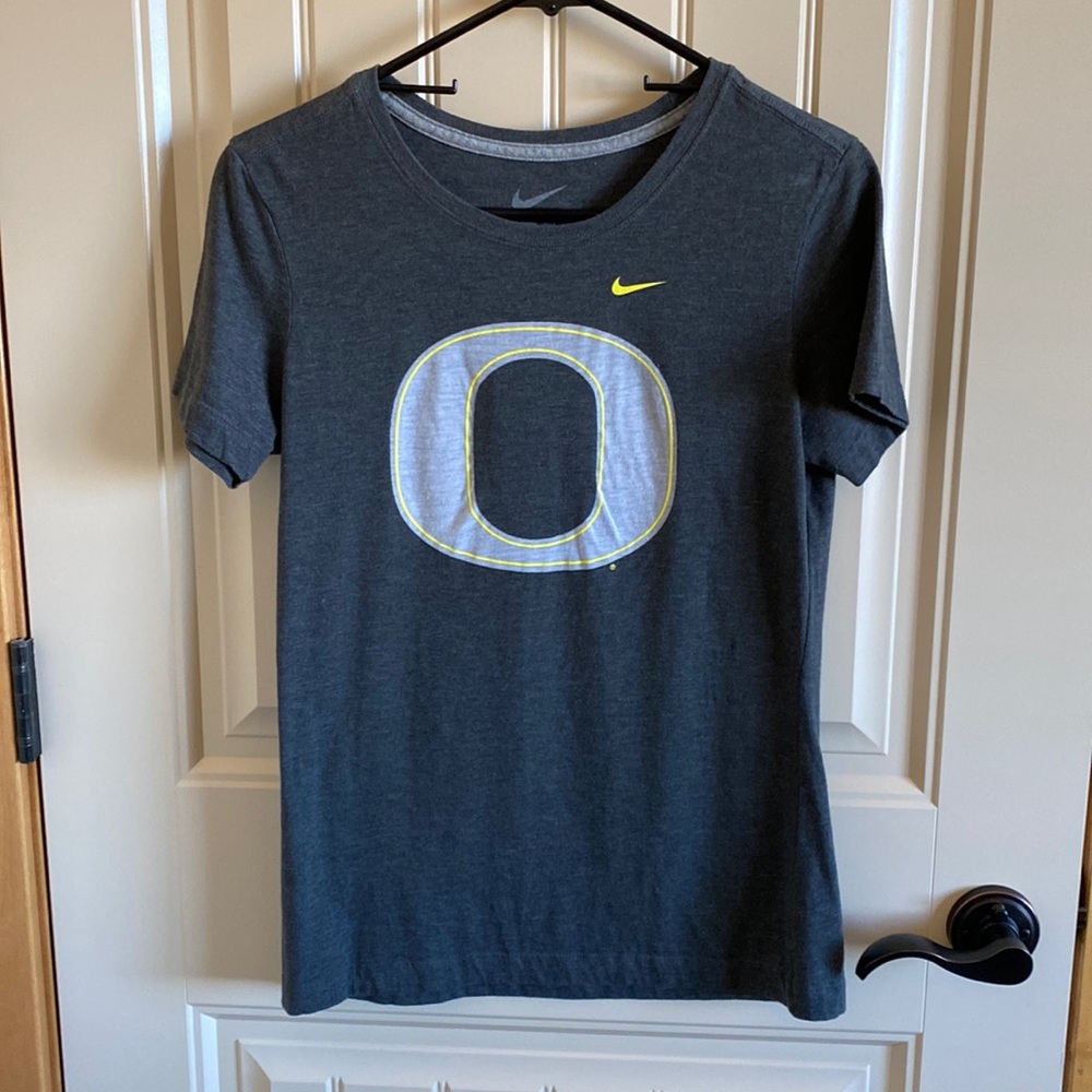 Oregon Ducks tee.  Size Medium